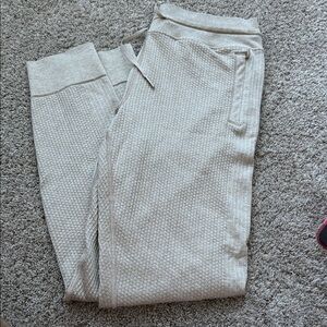 NWOT Lululemon Women's Engineered Warmth Joggers sz 6